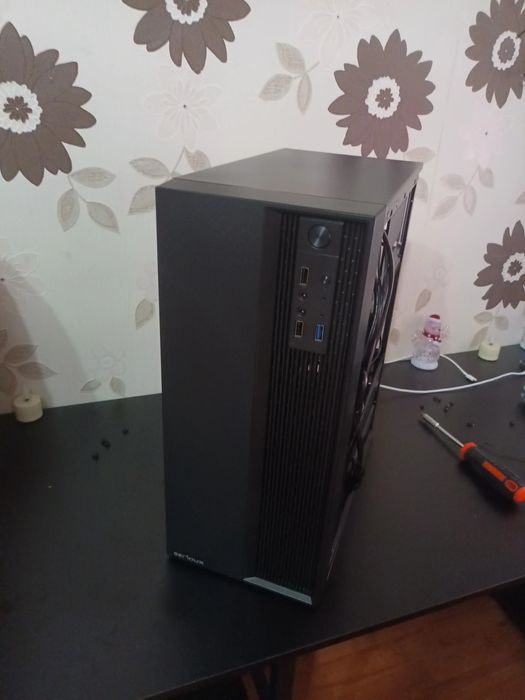 Carcasa PC Serioux Middle Tower, ATX