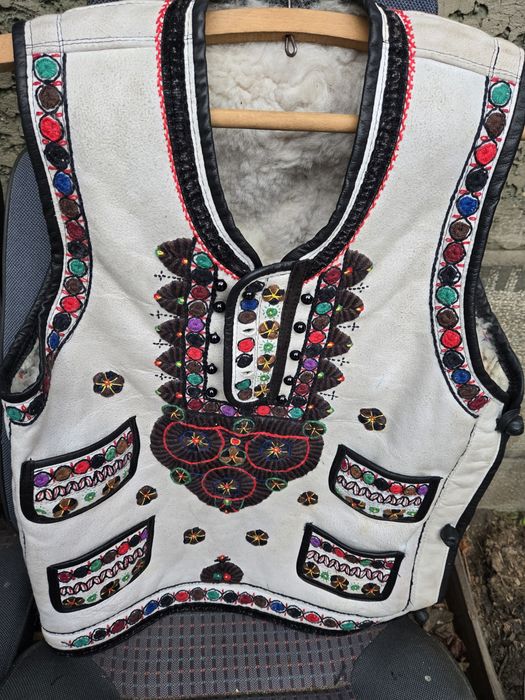 Pieptare cusute manual