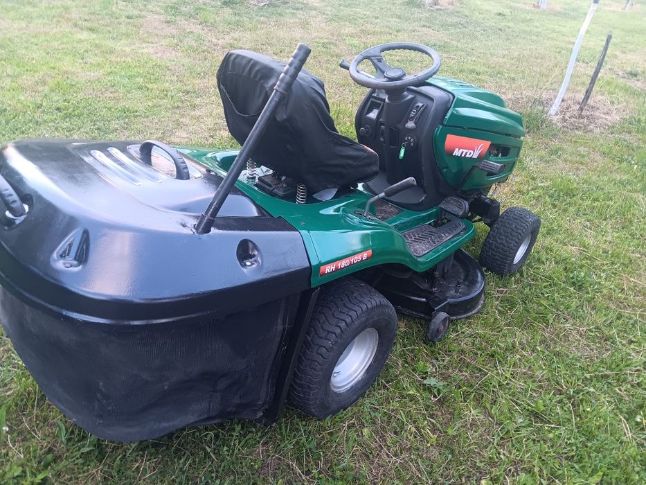 Tractoras 2cilindri de tuns iarba și gazon