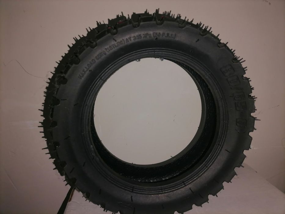 Чисто нови гуми за тротинетка