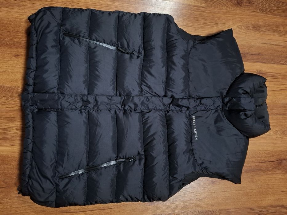 HELLY HANSEN мъжки елек L размер.
