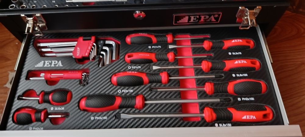 Продам новый инструмент