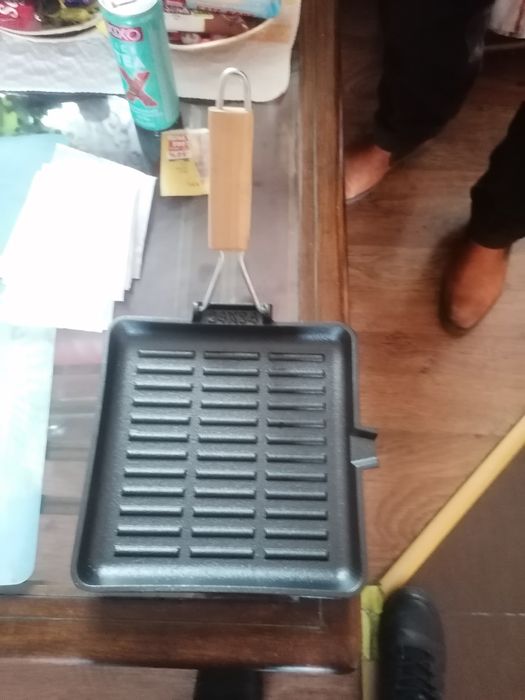 Продавам грил тига