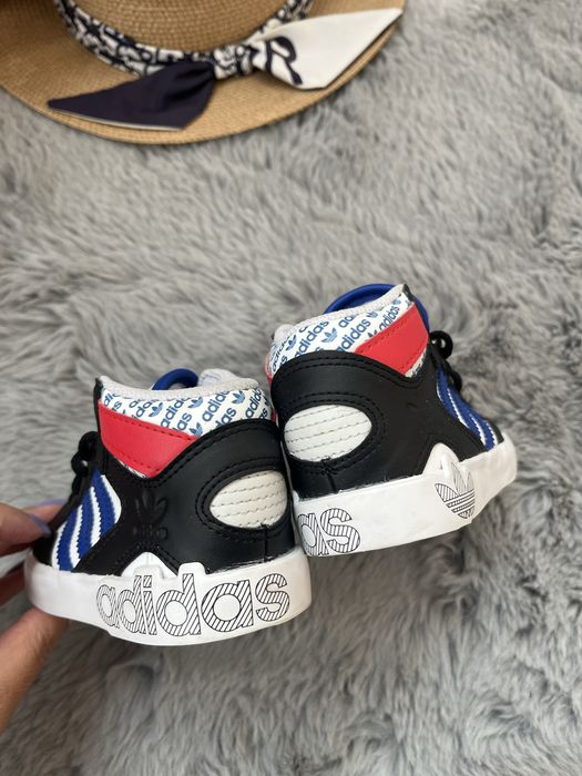 Adidas детски  кецове като нови номер 25