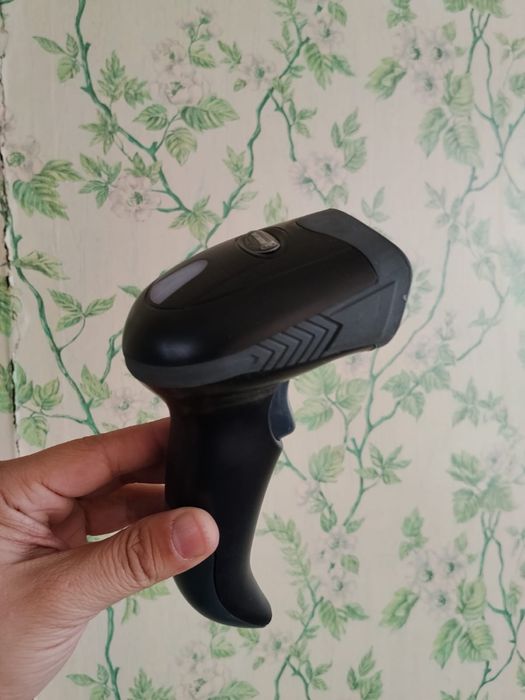 Ручной сканер штрих кодов