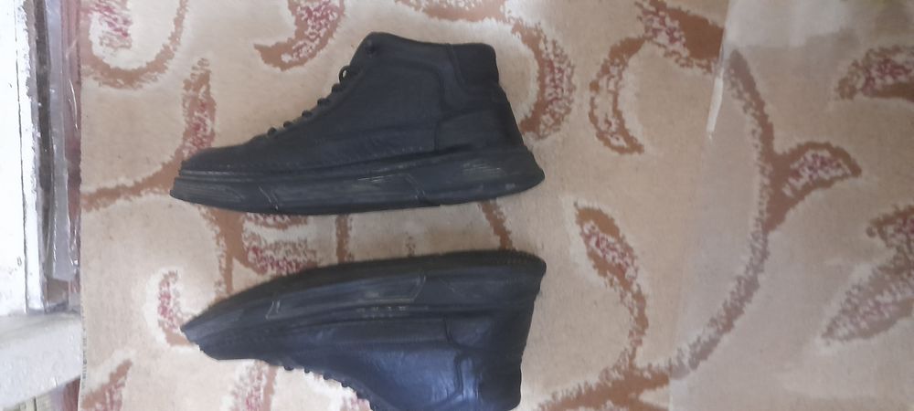 продается обувь мужская