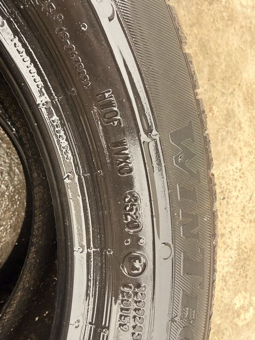 Vând cauciucuri de iarna Viking wintech