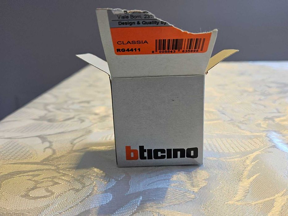 LED бутонен димер Bticino Classia RG4411