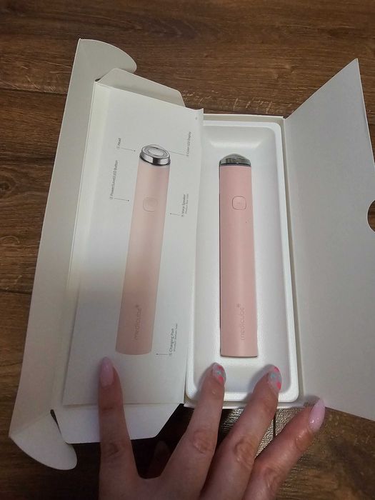 Medicube AGE-R Booster Pro Mini Pink уред за лице