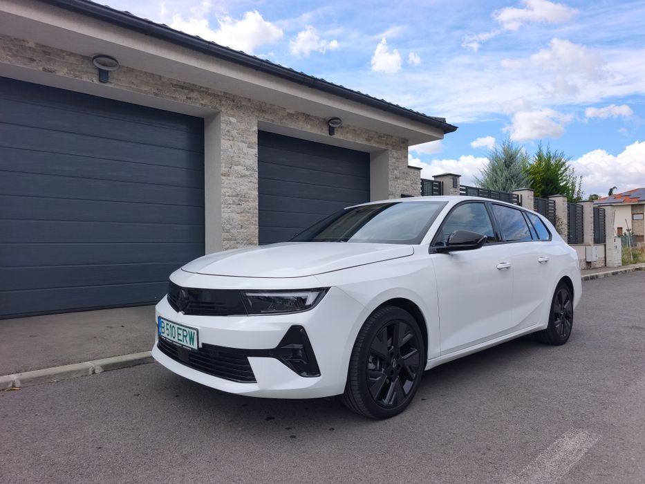 Opel Astra Electric Sports Tourer GS 2024 - 54kWh și autonomie 444km - Extra Garanție 2029 - doar 28.400km
