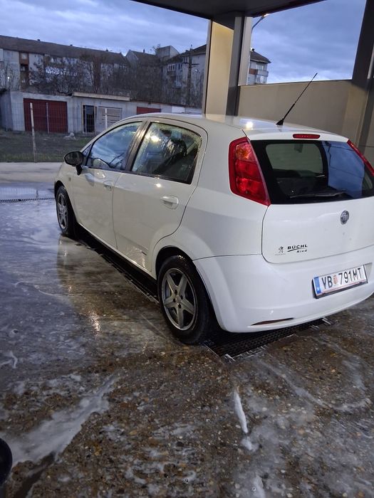 Vând sau schimb fiat grand punto