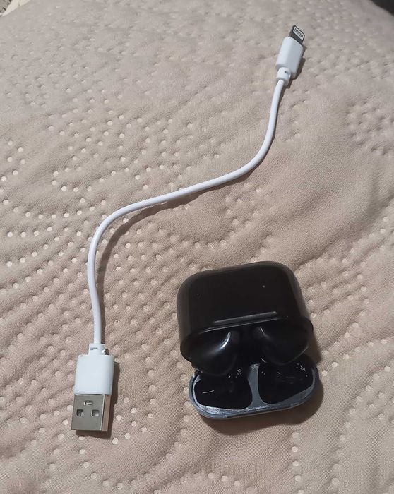 Нови слушалки тип AirPods + ПОДАРЪК USB адаптер