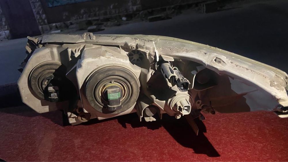 Правая сторона фара Camry 45