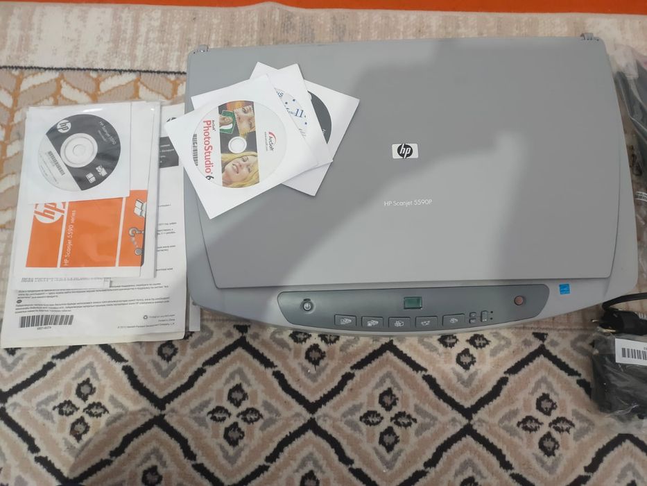 Сканер HP ScanJet 5590.