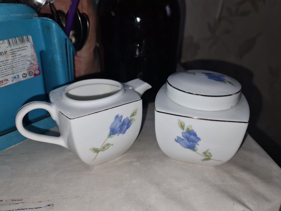 Сахарница, соусник, молочник