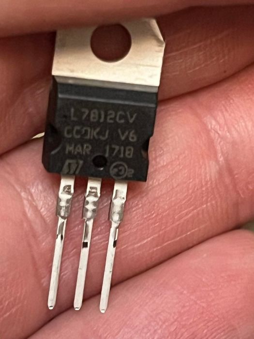 Електронни компоненти