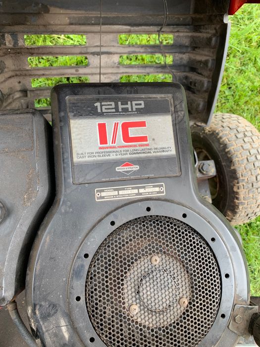 tractoras de tuns iarba 12hp