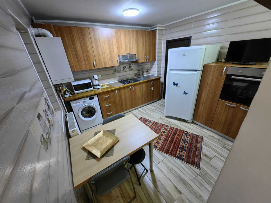 Proprietar, închiriez apartament 2 camere decomandat,  56mp, etaj 1/9, Bd. Iuliu Maniu 67, Metrou Gorjului (2 min), 549 €