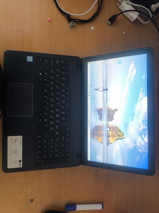 Ноутбук ASUS core i3