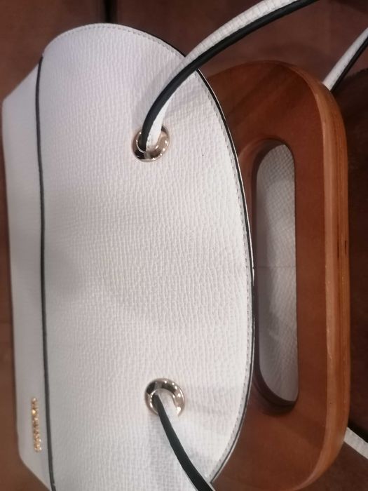 Чанта  с дървени дръжки  23  лв.