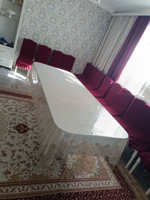Продам гостиный стол, со стульями 14 шт