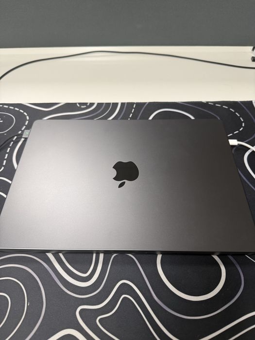 Macbook m4pro 14.2 24gb 512 акб 97%