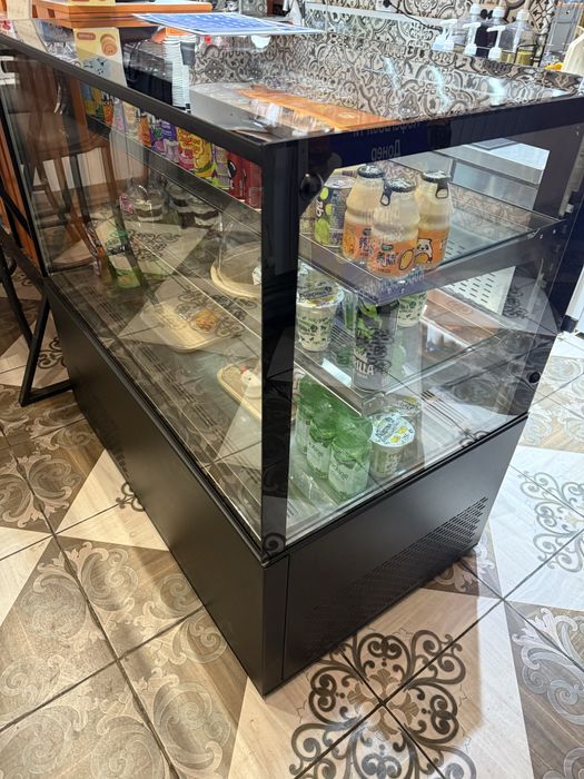 Витрина для десертов