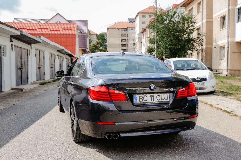 BMW Seria 5 2011 — imagine 2