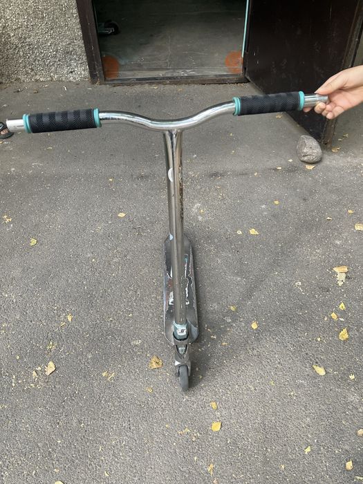 Продаю трюковой самокат срочно