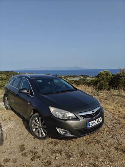 Opel Astra J break benzina 2011