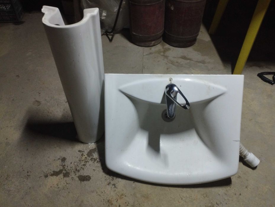 Раковина в комплекте