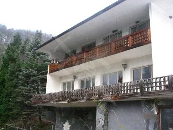 Продава се Хотел в Кричим - 3100 кв.м за 184 €/кв.м - Снимка #1