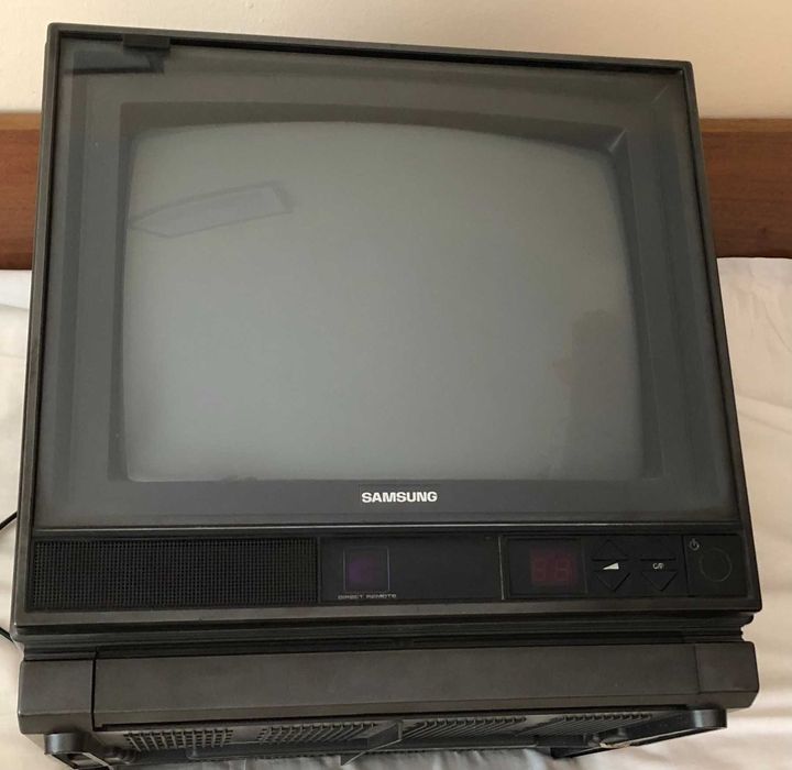 Телевизор Samsung CX-348ZME, работещ перфектно, подходящ за кабелна ТВ