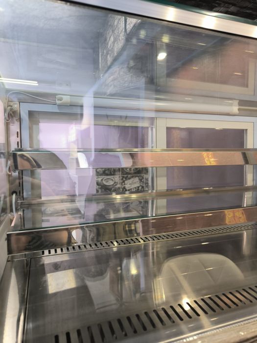 Холодильная витрина