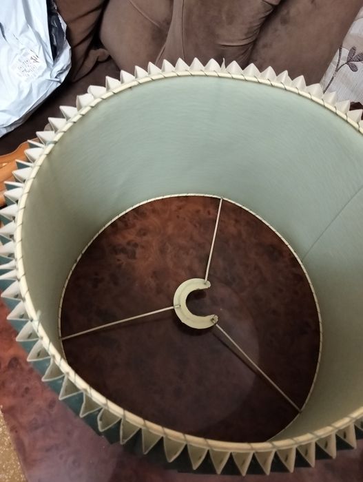 Продам абажур для торшера.