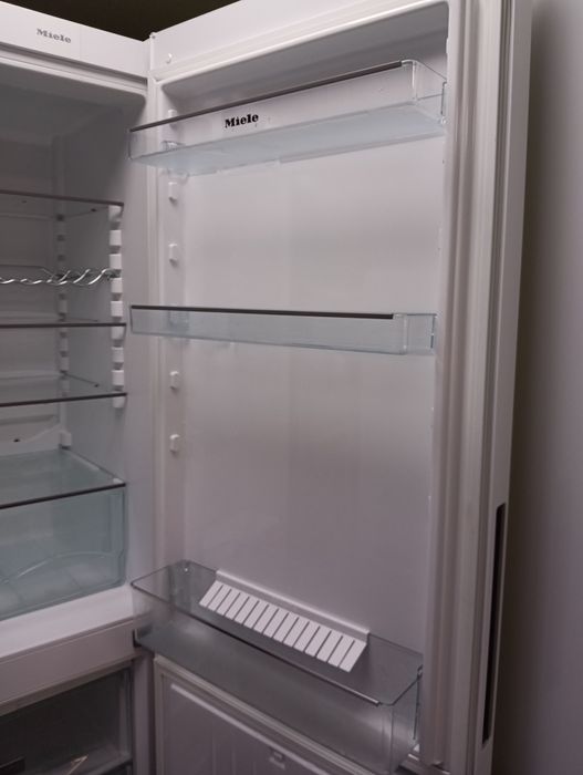 Комбиниран хладилник с фризер с 4 чекмеджета Миеле Miele 24 месеца гаранция!!!