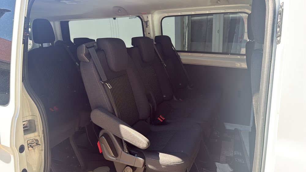 Închiriez Ford Transit Custom Euro 6 2018 – 8+1 locuri | 2.0 Diesel | Stare impecabilă