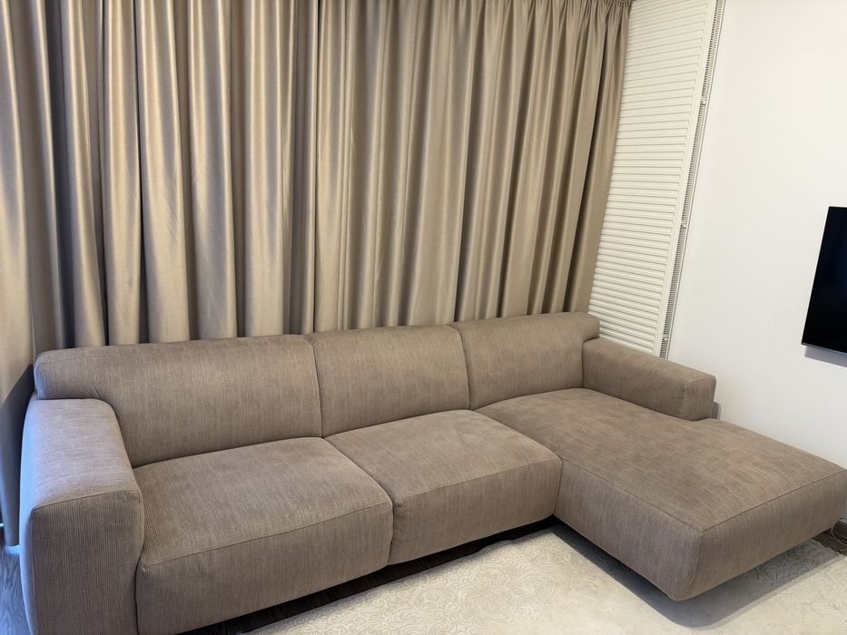 Coltar / Canapea cu sezlong premium ROVERE model Vesta Taupe - Ca Noua