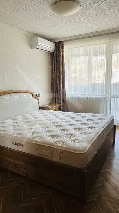 Дава се под наем Тристаен апартамент в Пловдив, Център - 120 кв.м за 997.05 € - Снимка #6