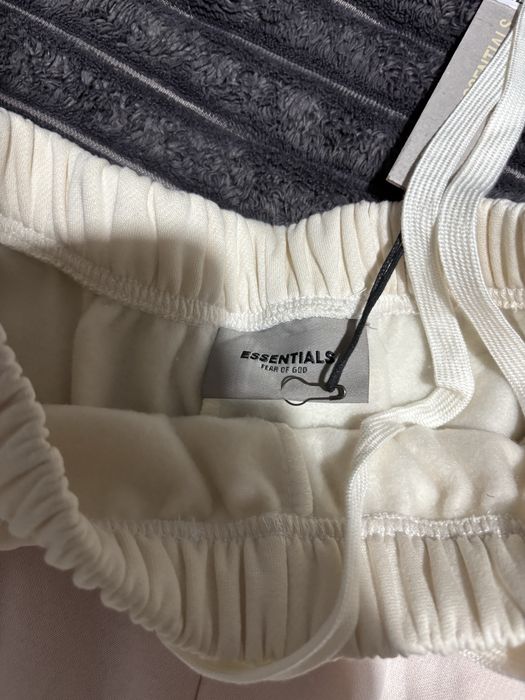 Pantaloni Essentials M