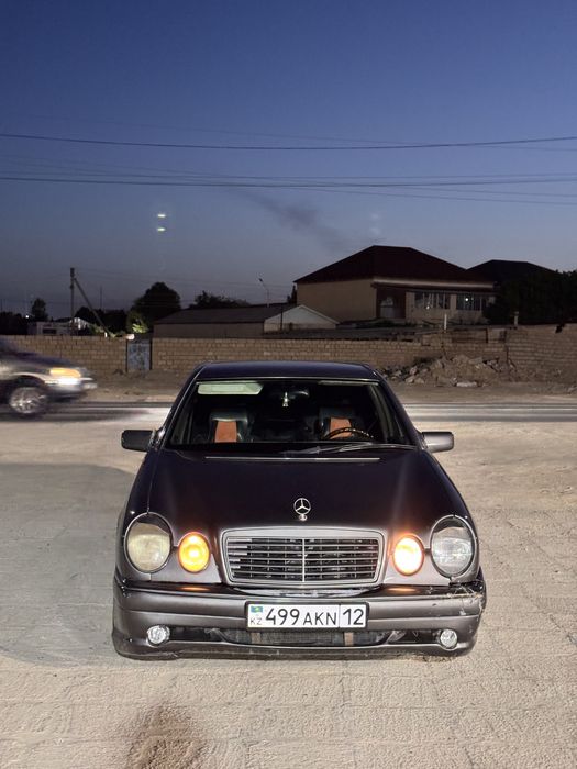 Mersedens benz E280 avangard