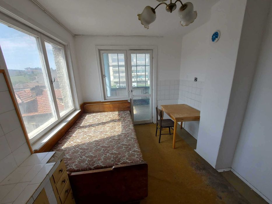 Продава се Двустаен апартамент в Омуртаг - 51 кв.м за 680 €/кв.м - Снимка #1