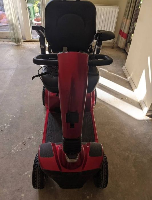 Електрическа количка за трудно подвижни хора