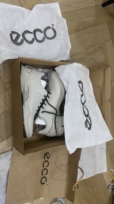 Кроссовки ecco 42 размер новый оригинал