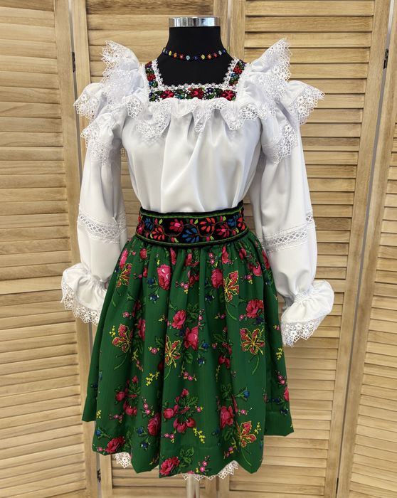 Costum popular pentru femei de Maramures set complet
