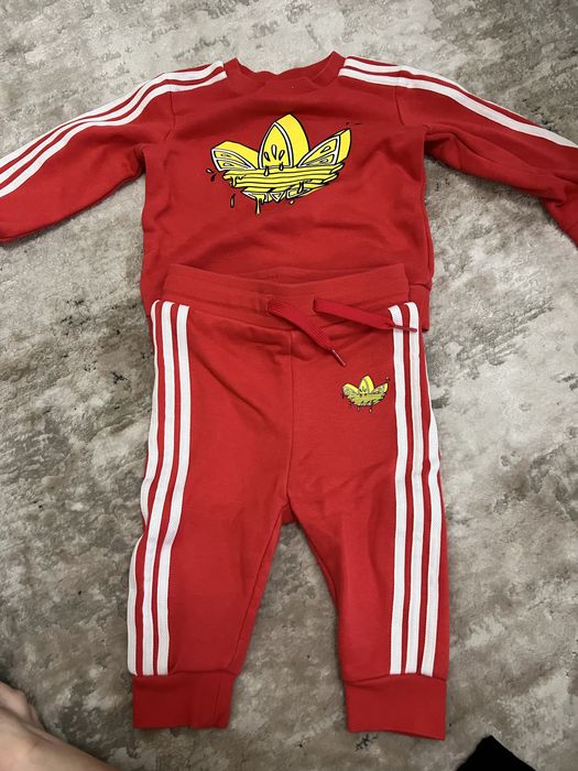 Дрехи на Гуес/Адидас