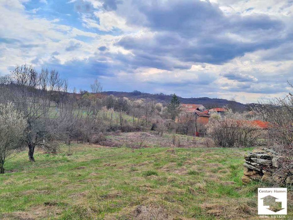 170226 Стара къща с голям двор в китно село на 3 км от град Дряново