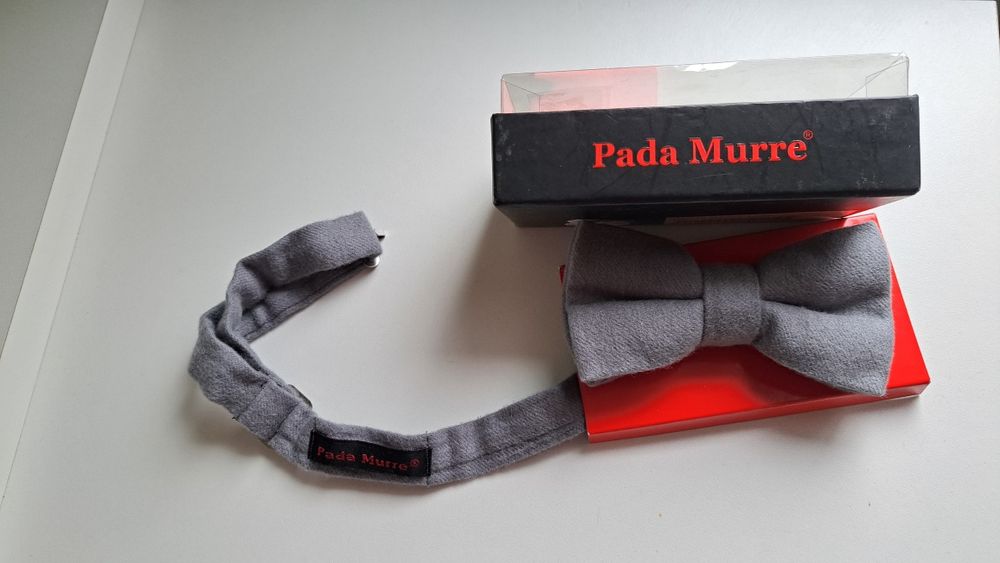 Papion gri matase tesuta