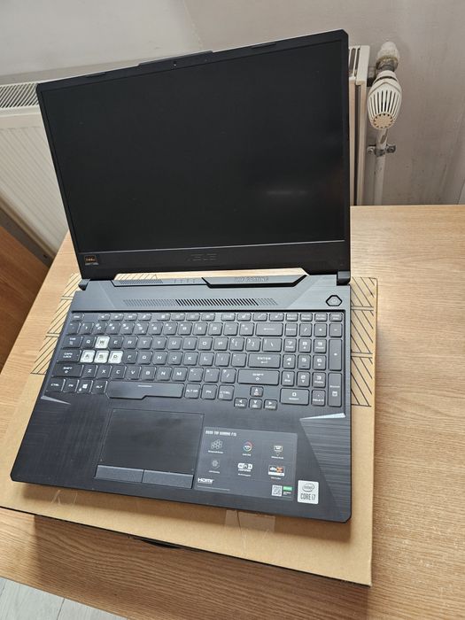 Vând laptop ASUS