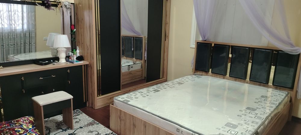 Divan shpaner kamplekt sotiladi